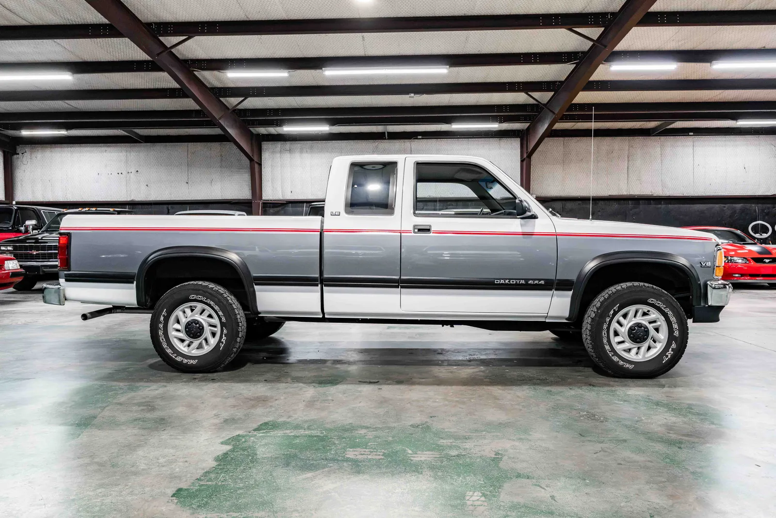 1992-Dodge-Dakota-Bright White Silver Metallic-597743-38.jpg